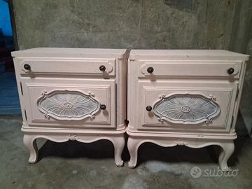Coppia di comodini in legno stile Shabby
