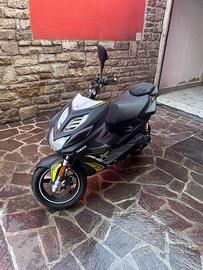 Yamaha aerox r naked
