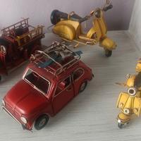 Collezione macchine in latta