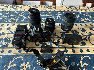 Macchina fotografica Nikon D3100 + accessori