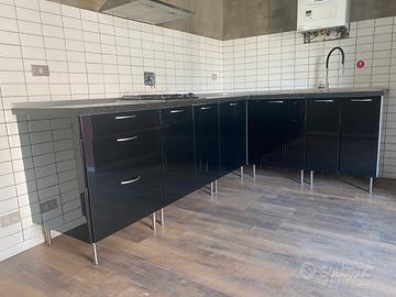 Cucina laccata nera Ikea