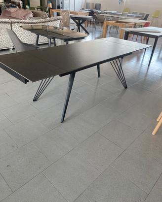 Tavolo fine produzione allungabile