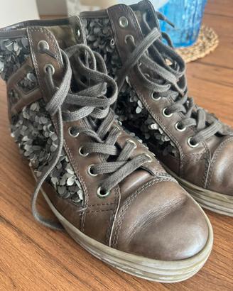 Sneakers alte Hogan con decorazioni