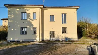 Villa di 300 m² con più di 5 locali a Crevalcore