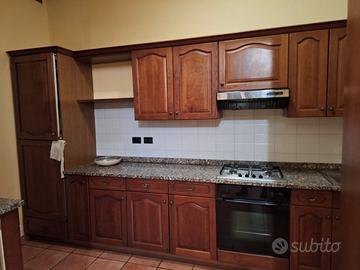 Cucina lineare completa di elettrodomestici