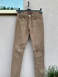 Pantaloni zara