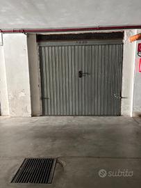 Garage a Montecorvino Pugliano-zona a