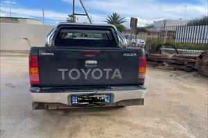 Toyota Hilux  Si accetta permuta con Smart