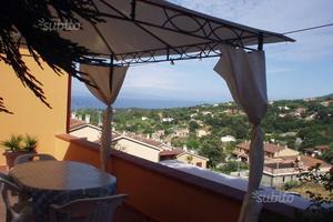 Appartamento vista mare parcheggio, terrazza wifi