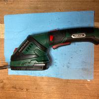 Utensile per rifilare siepi ed erba