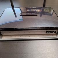 Router NETGEAR DGN2200