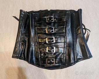 corsetto gotico pvc con fibbie abbigliamento goth