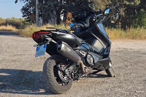 Tmax 560 tech max limited black