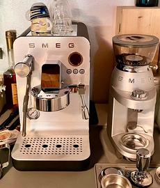 Macchina caffe Smeg + macinino smeg