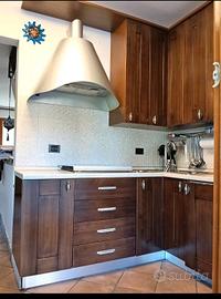 cucina angolare in legno 