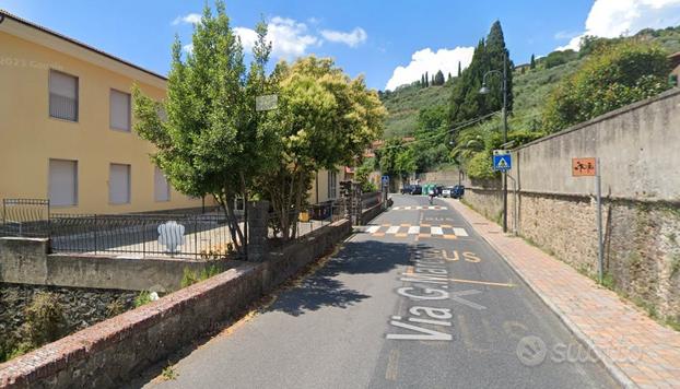 Luminoso quadrilocale in borgo medievale