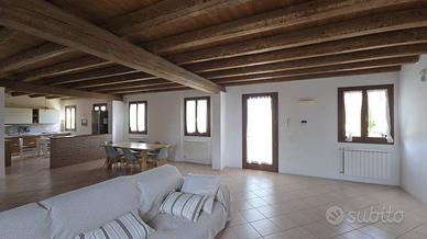 Villa di 290 m² con più di 5 locali a Polesella