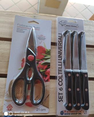 Set coltelli universali+forbici multiuso.