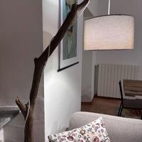 Lampada da terra in legno