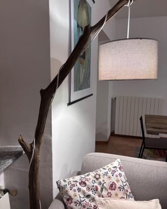 Lampada da terra in legno
