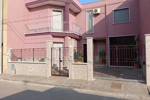 Trepuzzi: Villetta su due livelli