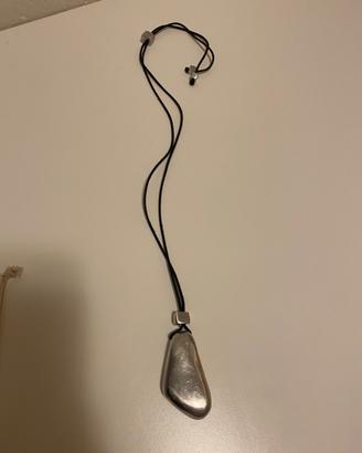 Collana caucciù e pietra Vestopazzo