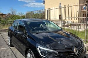 Renault clio V serie hybrid