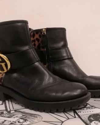 Scarpe Donna Stivaletto Guess. Tg. EU 38. Nero.