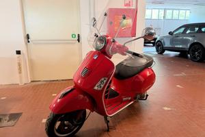 Vespa GTS 300 IE