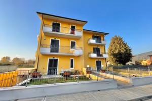 3 LOCALI A ASSISI