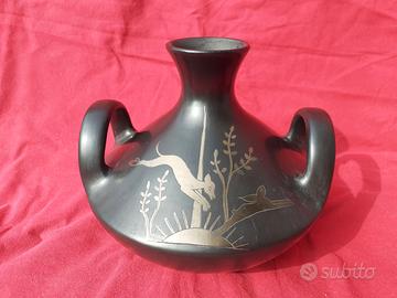 Vaso bucchero nero animali dorati Rossi Gubbio