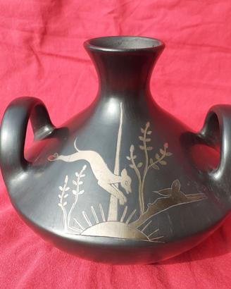 Vaso bucchero nero animali dorati Rossi Gubbio