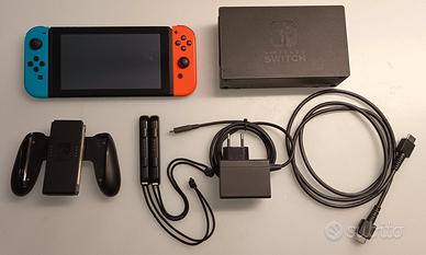 Nintendo Switch 32 GB edizione 2019  + controller