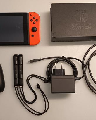 Nintendo Switch 32 GB edizione 2019  + controller