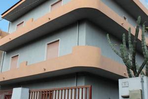 Palazzo / Stabile di 885 m² con più di 5 locali a 