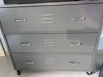 Cassettiera e comodino