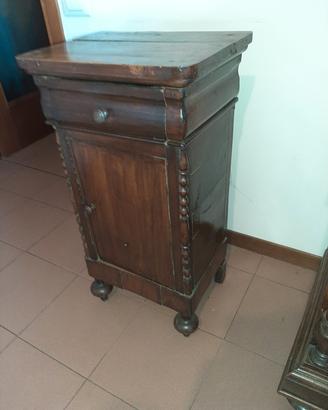 mobiletto antico