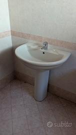 Lavandino a colonna 