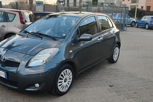 Toyota Yaris 1.0 5 porte benzina da vetrina