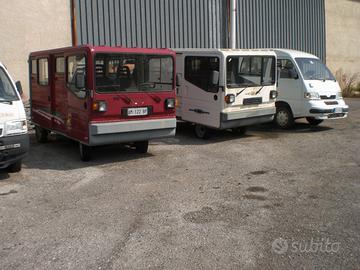 Veicolo elettrico nove posti retrò