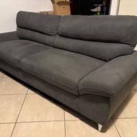 Divano tre posti grigio scuro