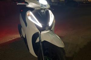 Honda sh 300-immatricolata 2020-buone condizioni