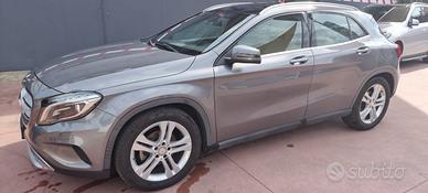 MERCEDES GLA 220