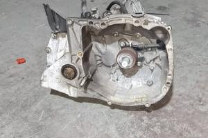 CAMBIO RENAULT CLIO III 1.2 16V ANNO 2007 D4FD740