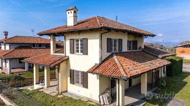 VILLA SINGOLA A FOSSANO