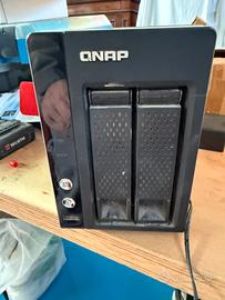 NAS QNAP TS-221 - Server di rete 2 Bay hard disk