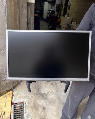 TV LED 24" Teklio DVB-T2 Satellitare HDMI USB