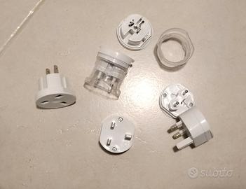 2 adattatori prese da viaggio Universali 