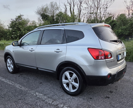 Nissan Qashqai 2.0 CDI 4 x 4 (7 POSTI)