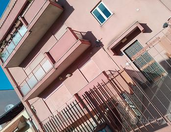 5 vani con accessori piu' locale box